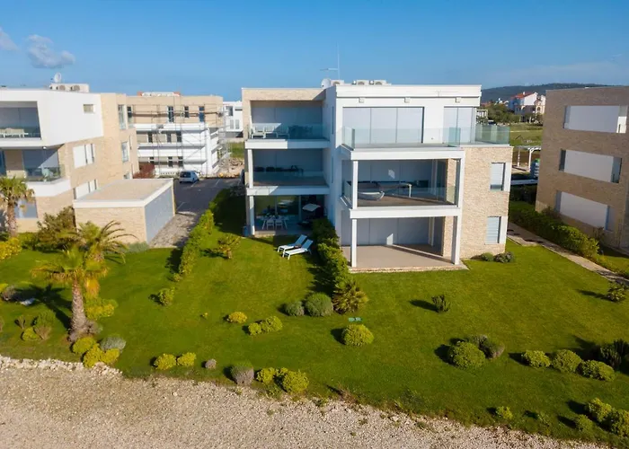 Unique Luxury Designers Right Next To The Apartamento Sukošan