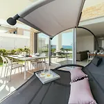 Unique Luxury Designers Right Next To The Lejlighed *