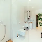 Unique Luxury Designers Right Next To The Lejlighed *