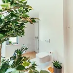 Unique Luxury Designers Right Next To The Lejlighed *