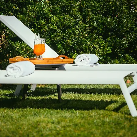 Unique Luxury Designers Right Next To The Appartamento