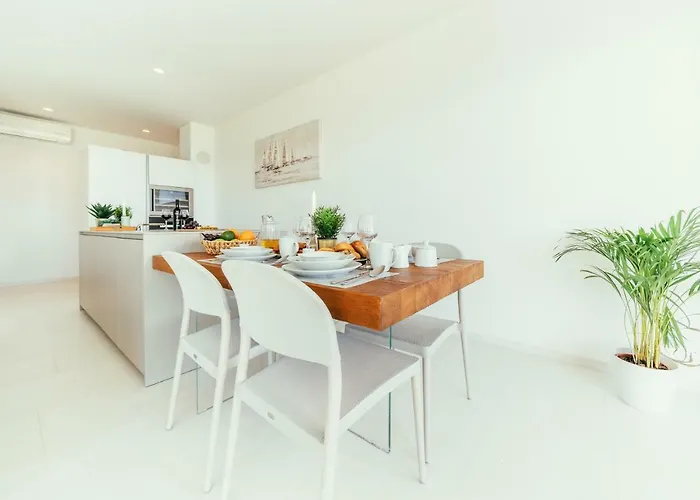 Apartamento Unique Luxury Designers Right Next To The Sukošan